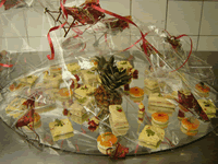 canap&eacute;s cocktails &agrave; livr&eacute;s